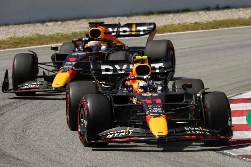 Checo Pérez y Max Verstappen durante el GP de España