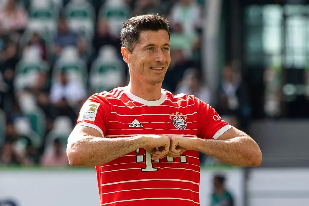 Lewandowski festejando gol con el Bayern