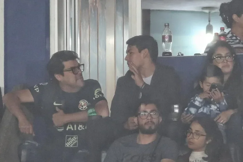 MIGUEL PONTÓN | AGENCIA RÉCORD Hirving Lozano y Van Rankin en el juego entre Pachua y América