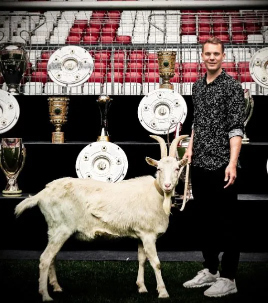 Neuer tras anuncio de extensión de contrato