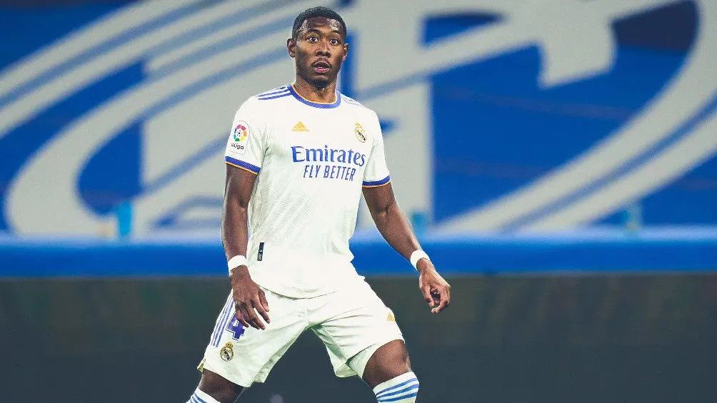 David Alaba jugando partido con Real Madrid en LaLiga