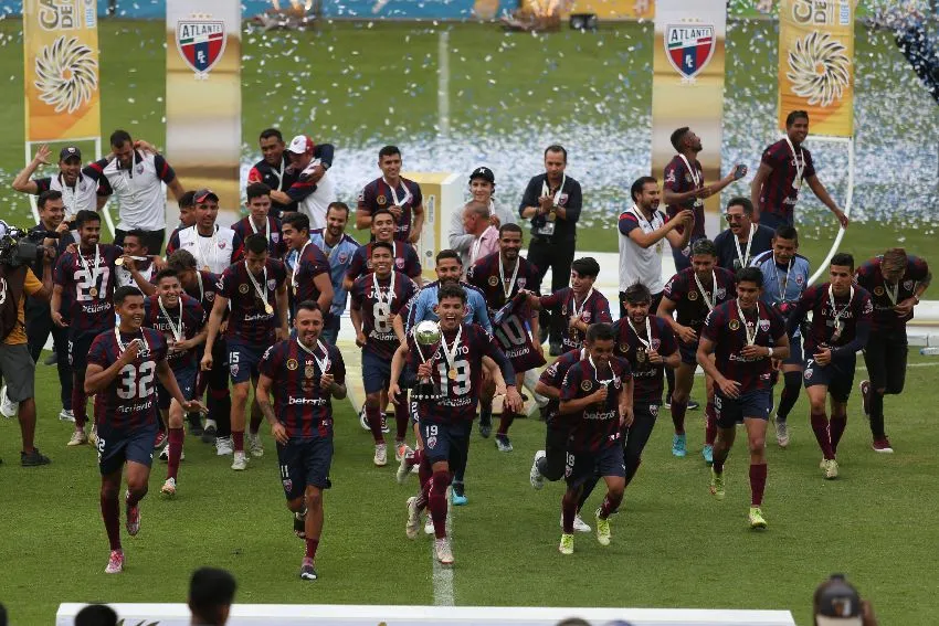 IMAGO 7 Atlante celebrando el Campeón de Campeones