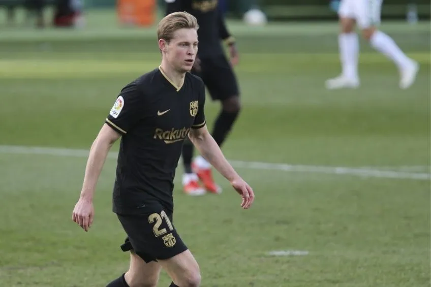 Frenkie de Jong durante un partido del Barcelona