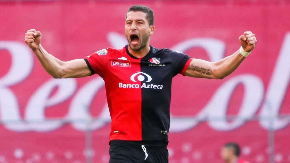 IMAGO7 Hugo Nervo celebrando anotación del Atlas en partido de Liga MX