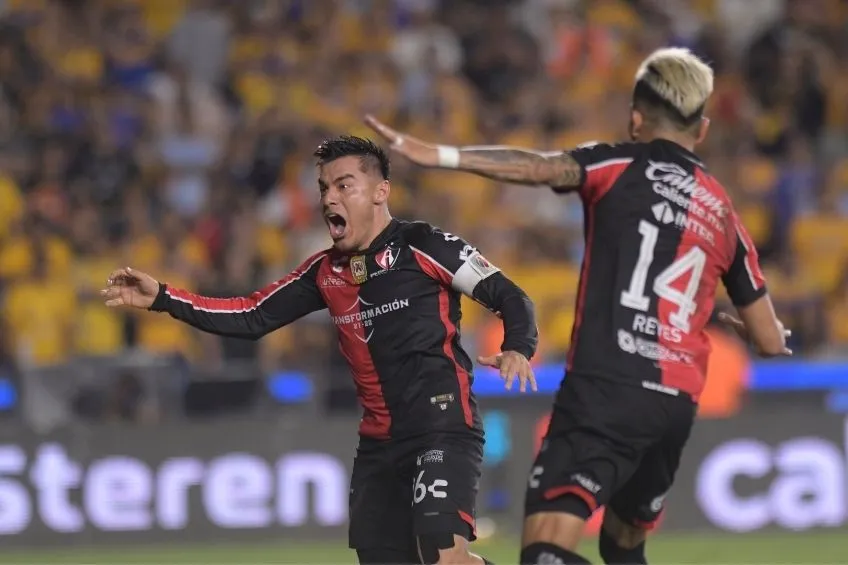 Aldo Rocha festejando un gol