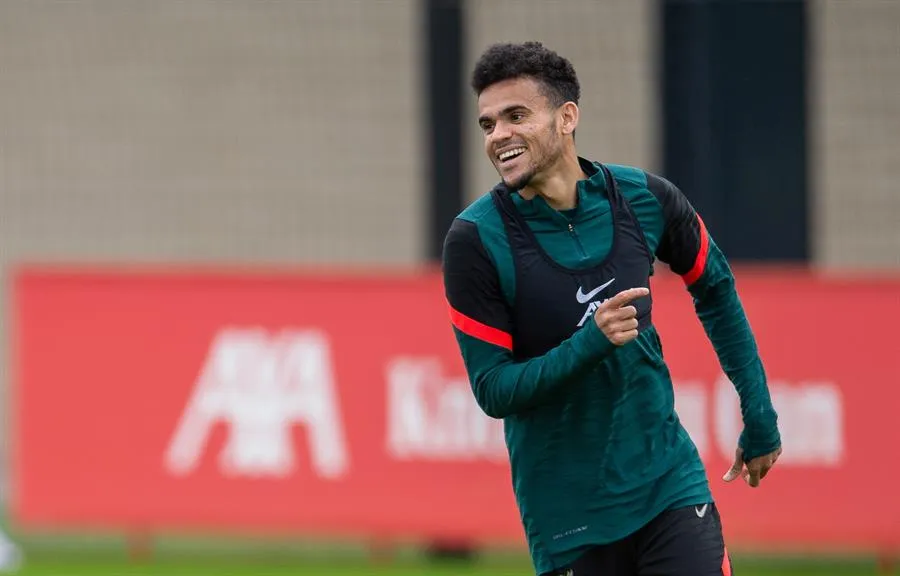 Luis Díaz durante un entrenamiento con el Liverpool