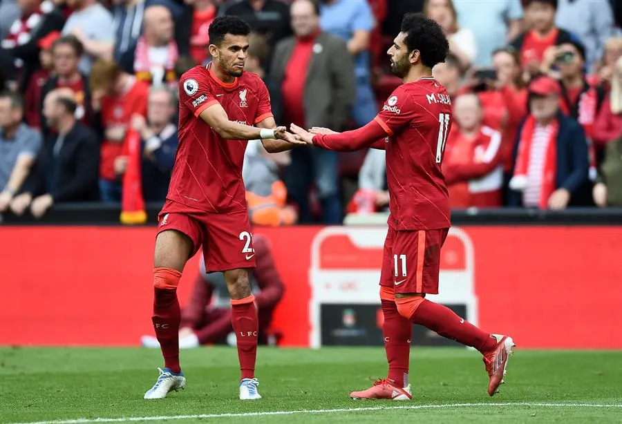 Luis Díaz y Salah festejando un gol