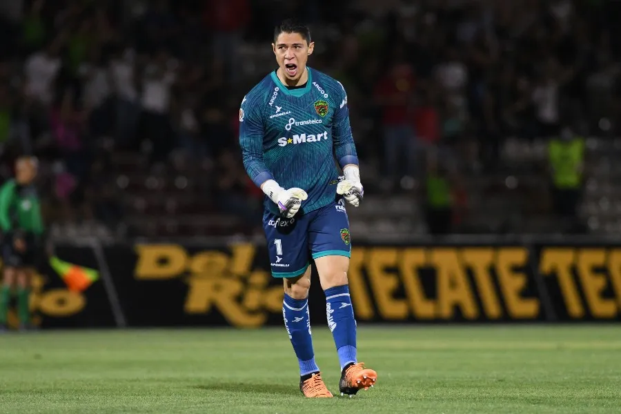 Hugo González interesa a Chivas