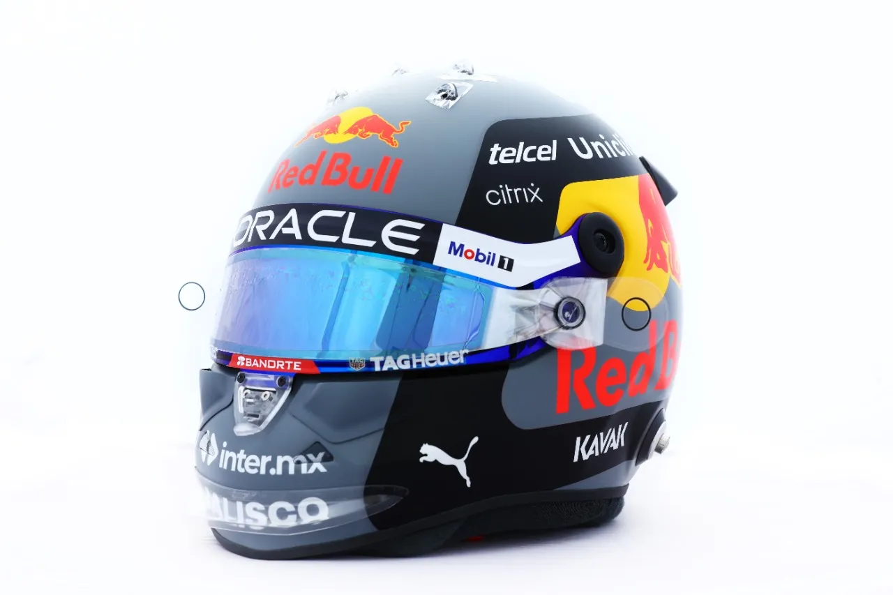 Casco de Checo Pérez