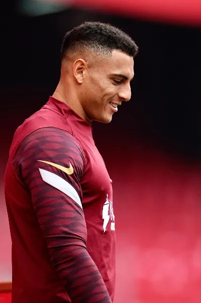 TWITTER: @SevillaFC_ENG Diego Carlos jugando con el Sevilla