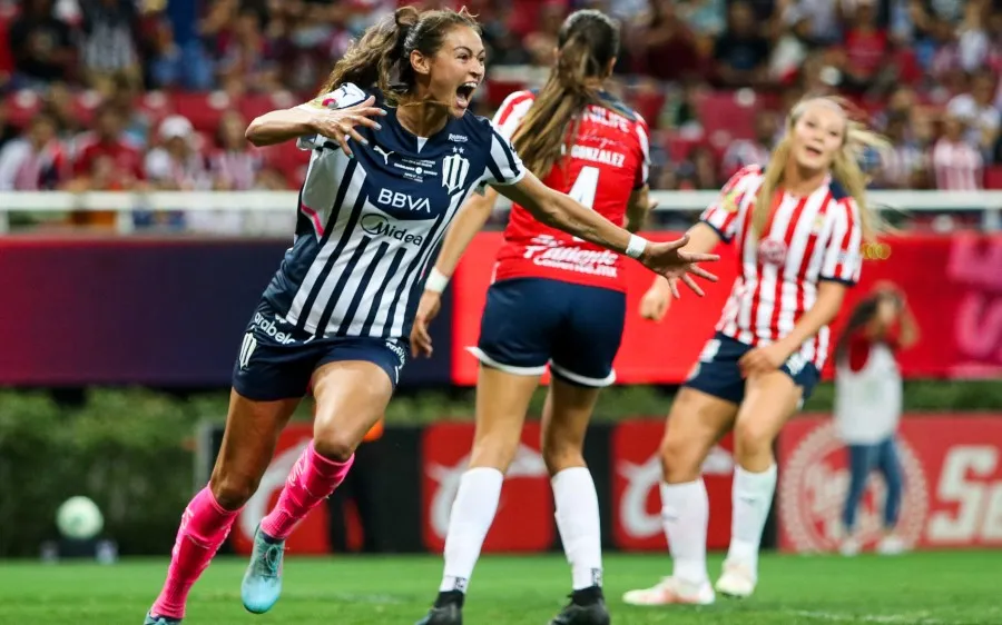 IMAGO7 Christina Burkenroad celebra el empate