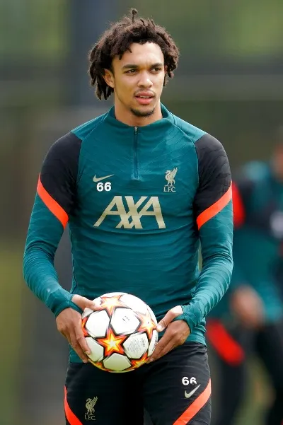 AP Alexander-Arnold en entrenamiento