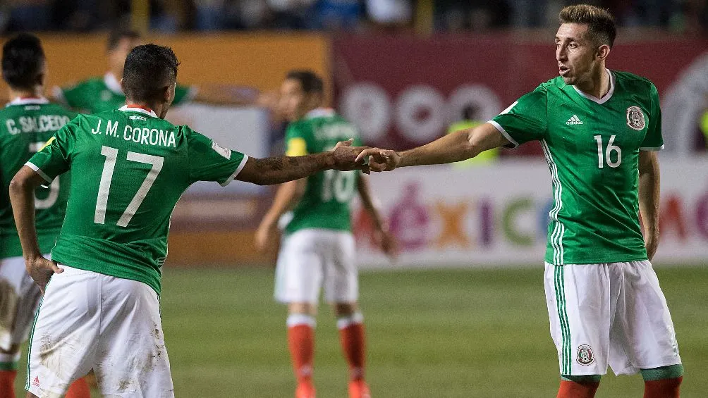 IMAGO7 Herrera y Tecatito han sido compañeros de Selección Mexicana