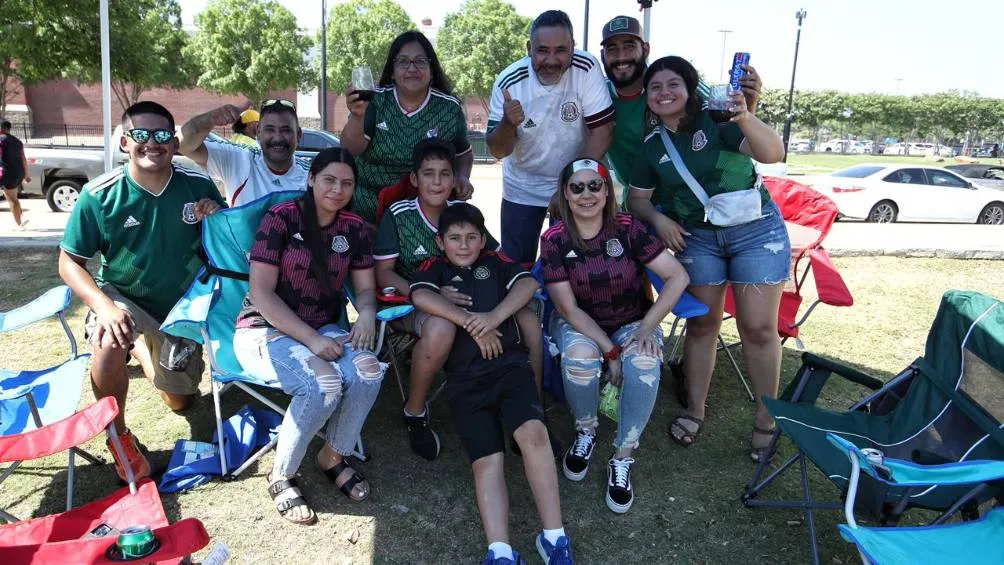 Los aficionados disfrutaron de la comidita familiar