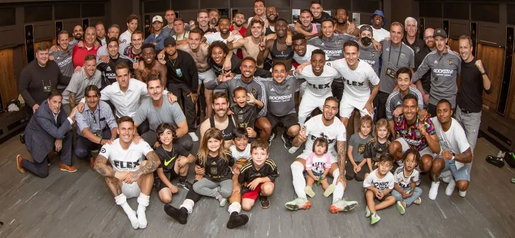 Jugadores del LAFC celebran triunfo