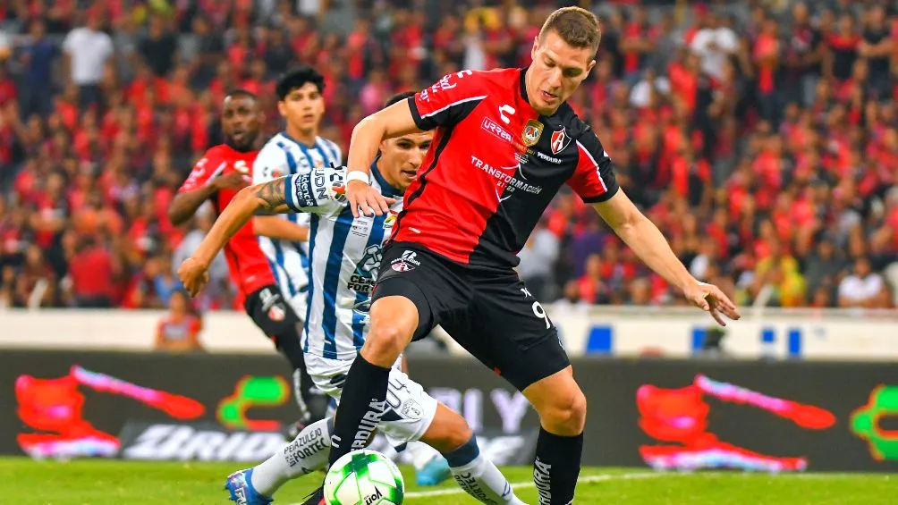 Furch tuvo problemas de la naturalización por la pandemia