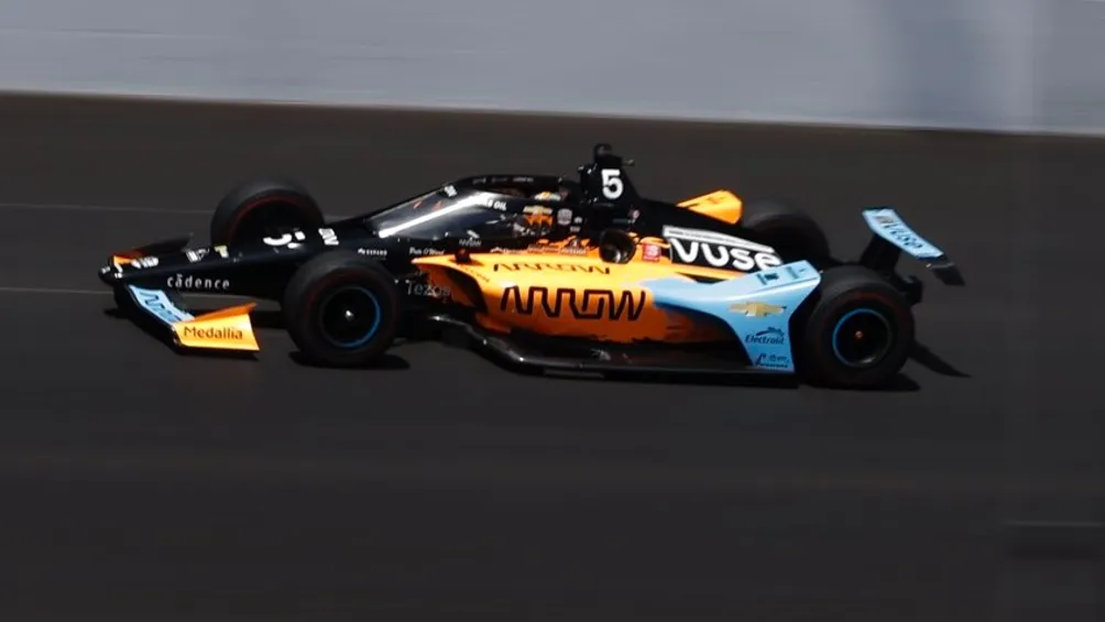 Pato O'Ward corriendo en Indianápolis