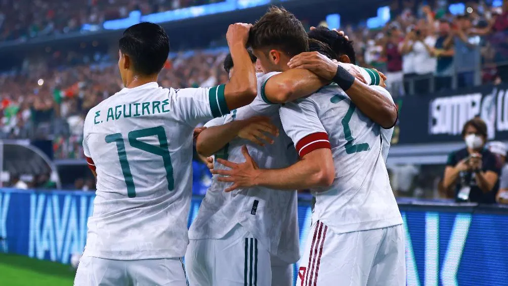 Jugadores de México en festejo