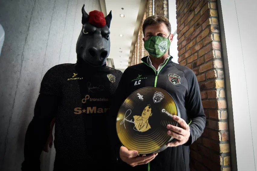 IMAGO 7 Cristante en su presentación con los Bravos de Juárez