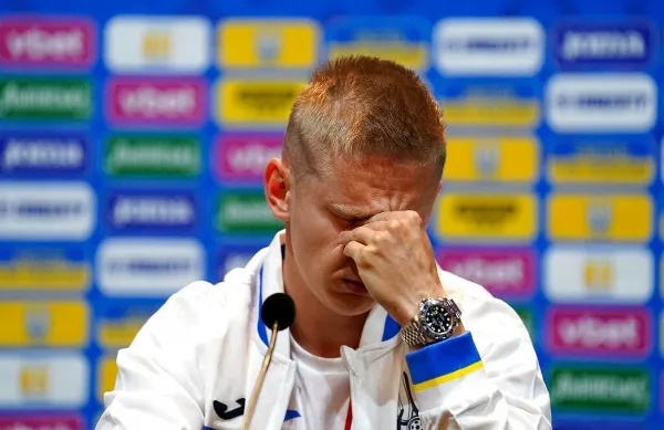 AP Oleksandr Zinchenko declara sobre su país