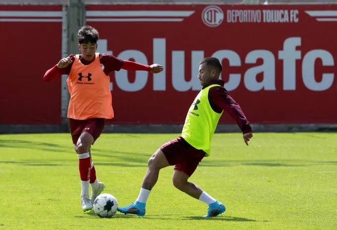 Jean Meneses en entrenamiento con Toluca