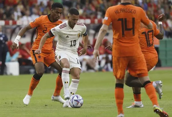 Eden Hazard en acción con Bélgica