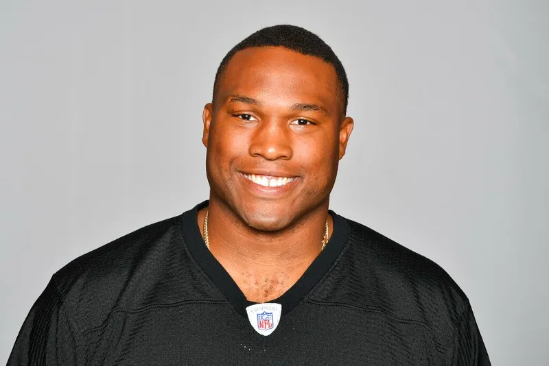 Stephon Tuitt se retira de los emparrillados de la NFL
