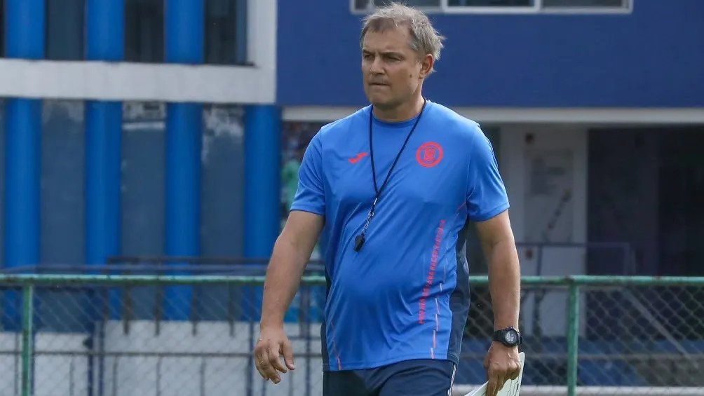 Diego durante su primer entrenamiento con Cruz Azul