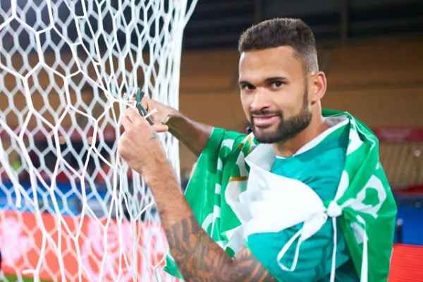 TWITTER: @RealBetis William José da Silva corta la cancha como tradición