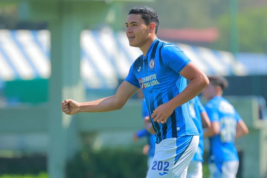 Luis Rey en un partido de Cruz Azul Sub 20
