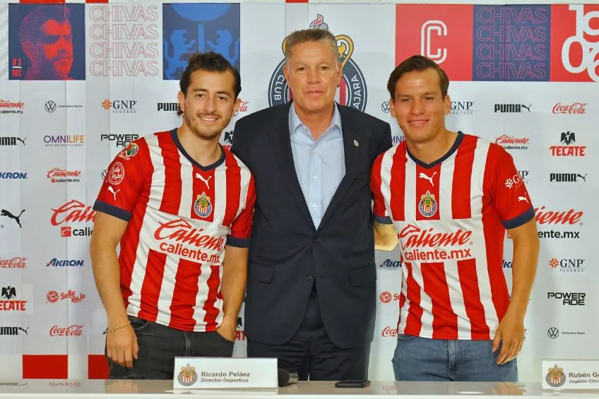 Alan Mozo y el Oso González en su presentación