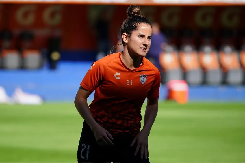 Natalia Gómez Junco previo a un partido de Pachuca