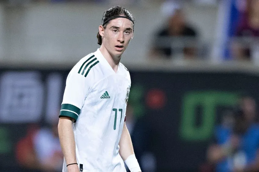 Marcelo Flores jugando con el Tri