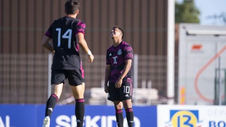 Jugadores de la Selección Mexicana Sub 21 se lamentan en juego ante Francia