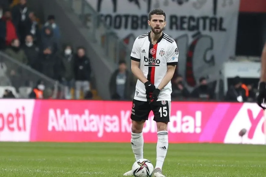 INSTAGRAM: @Miralem_Pjanic Miralem Pjanic durante un partido del Besiktas