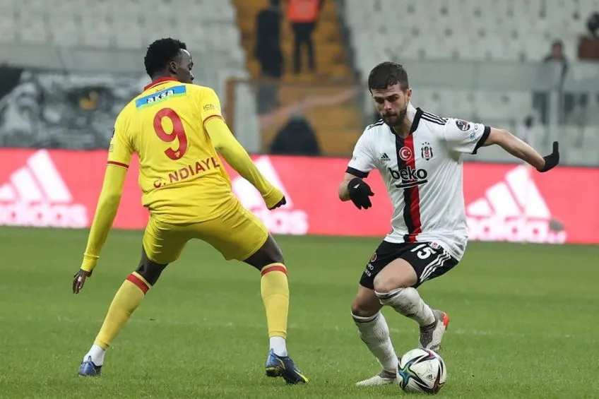 INSTAGRAM: @Miralem_Pjanic Miralem Pjanic durante un partido del Besiktas