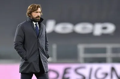 Andrea Pirlo dirigiendo a Juventus