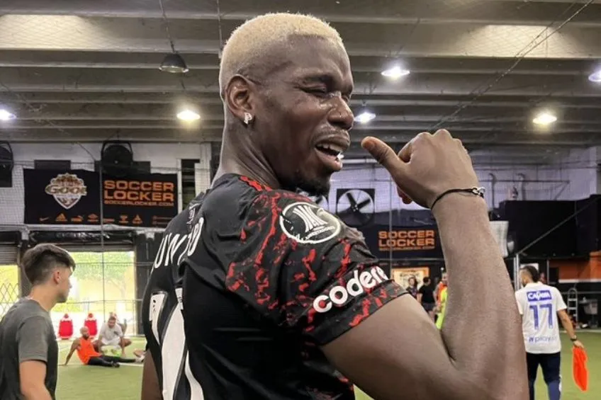 ESPECIAL Paul Pogba con el jersey de River Plate
