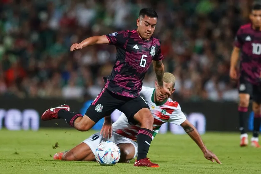 Erick Sánchez durante un partido de la Selección Mexicana