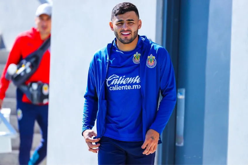 Alexis Vega en pretemporada con Chivas