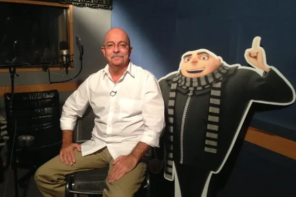 Andrés Bustamante, dará vida a Gru en &quot;Minions: Nace un Villano&quot;