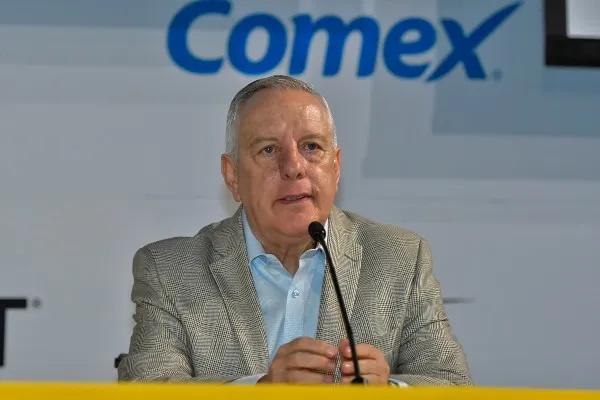 Arturo Brizio en conferencia de prensa