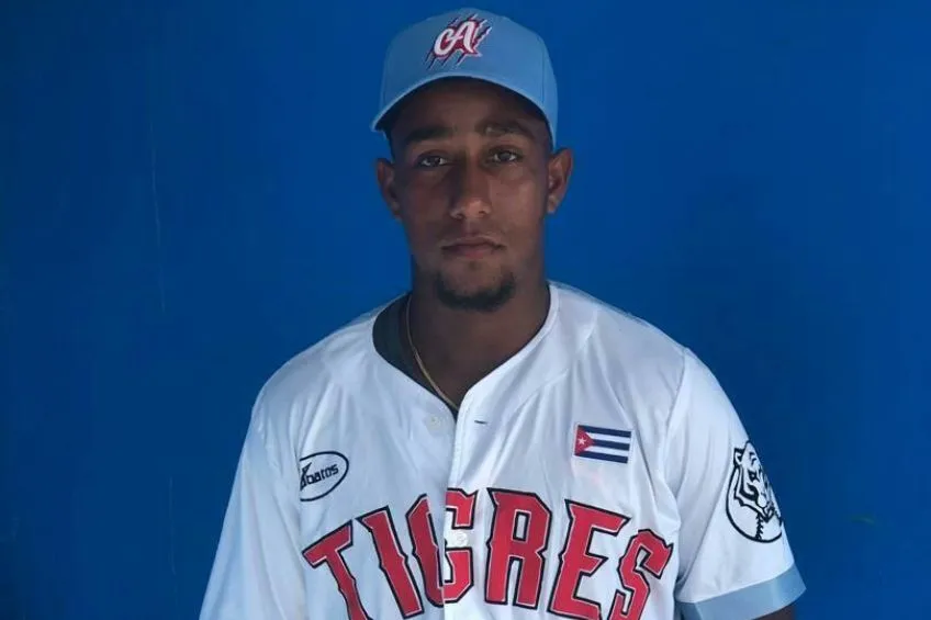 Yosvani Ávalos previo a un partido