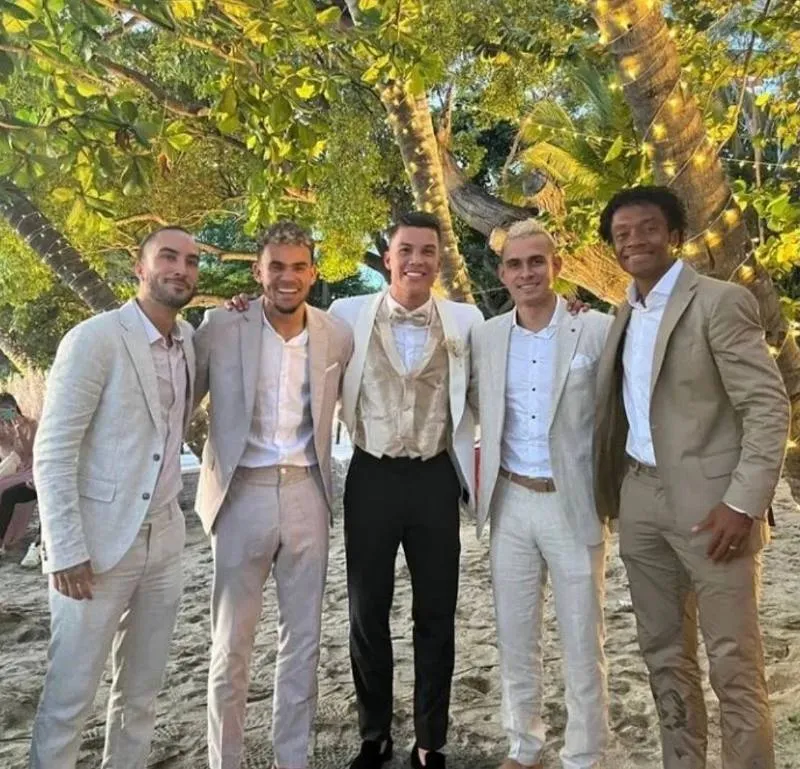 Jugadores en boda de Uribe