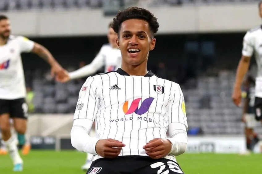 Fabio Carvalho festejando un gol