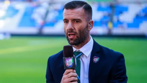 Tito Villa reacciona durante trasmisión de Univisón