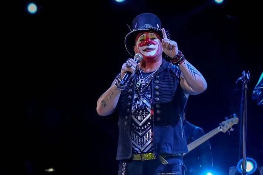 INSTAGRAM: @PlatanitoShow Platanito durante un show