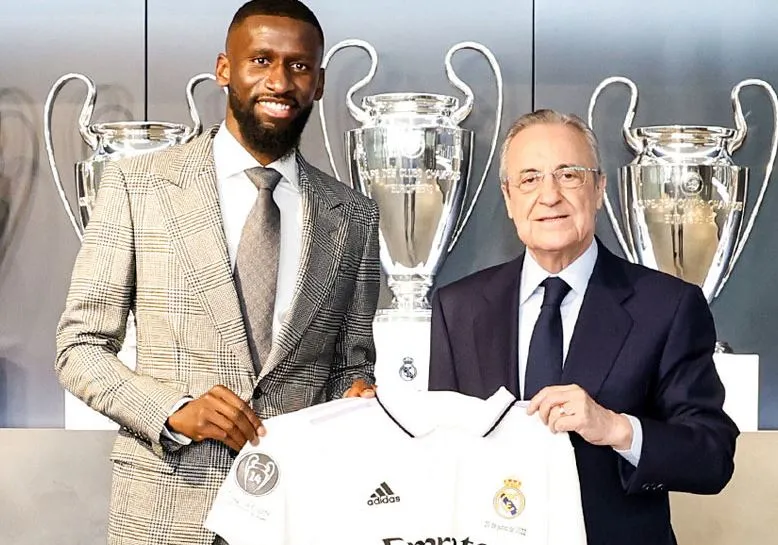 Antonio Rudiger y Florentino Pérez en presentación