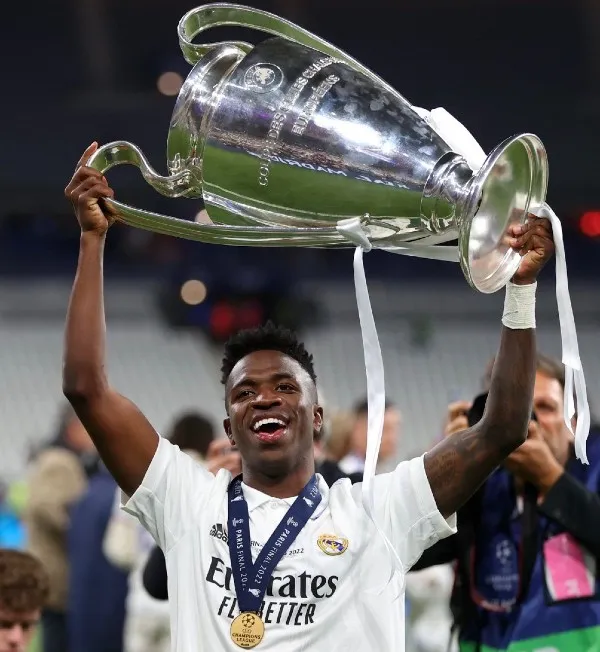 Vinícius Jr celebra con el Real Madrid la Champions