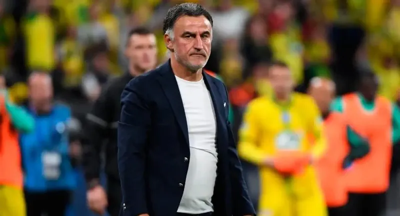 Galtier dirigiendo un partido